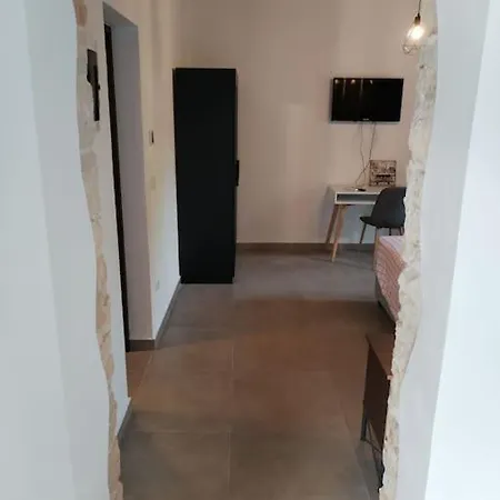 Studio Apartman Filip Bale