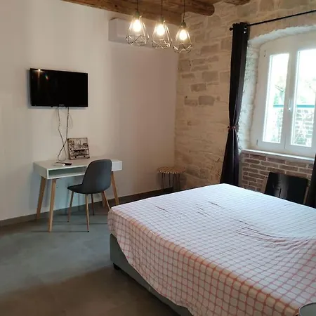 Apartment Studio Apartman Filip Bale